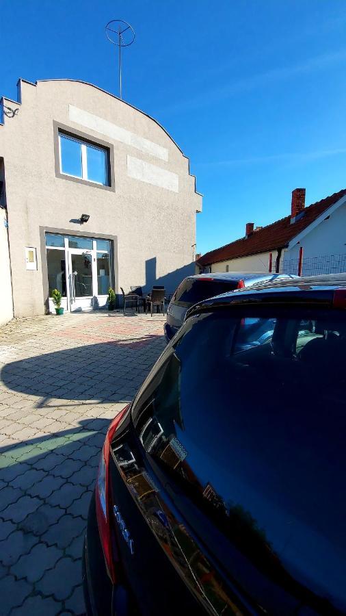 Apartman Mladenovic Apartment Zajecar Luaran gambar